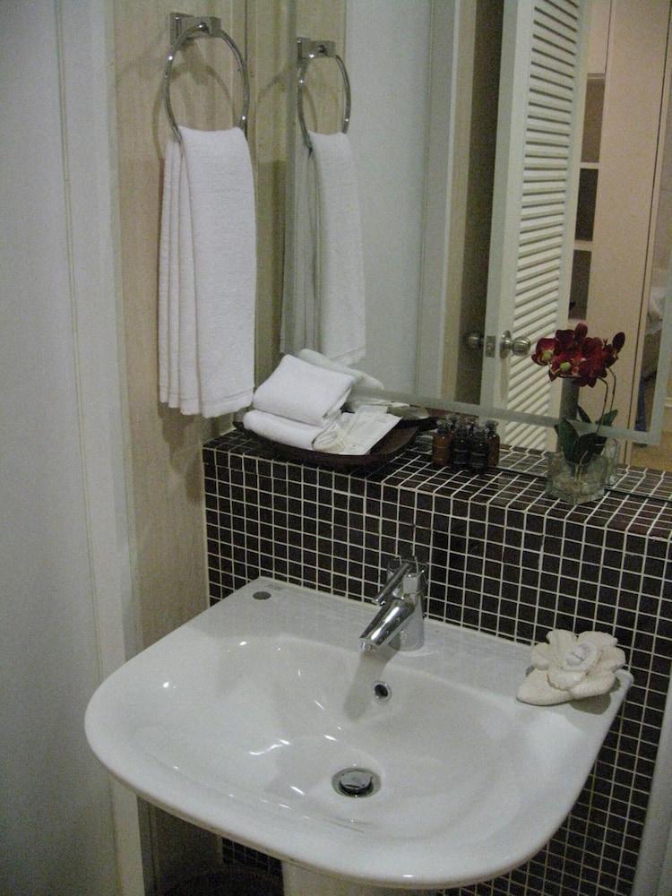 Aphrodite Inn Bangkok Eksteriør bilde
