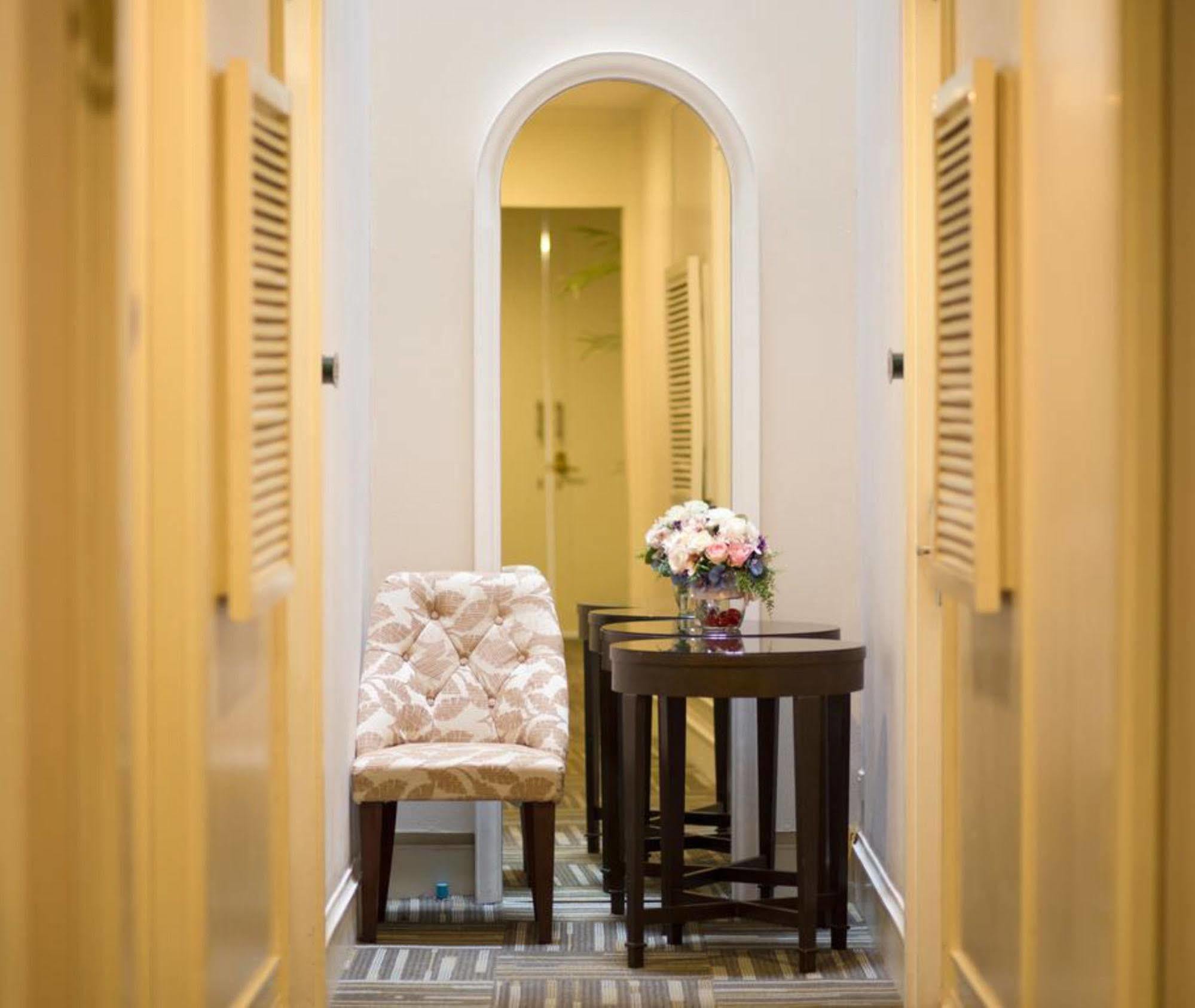 Aphrodite Inn Bangkok Eksteriør bilde