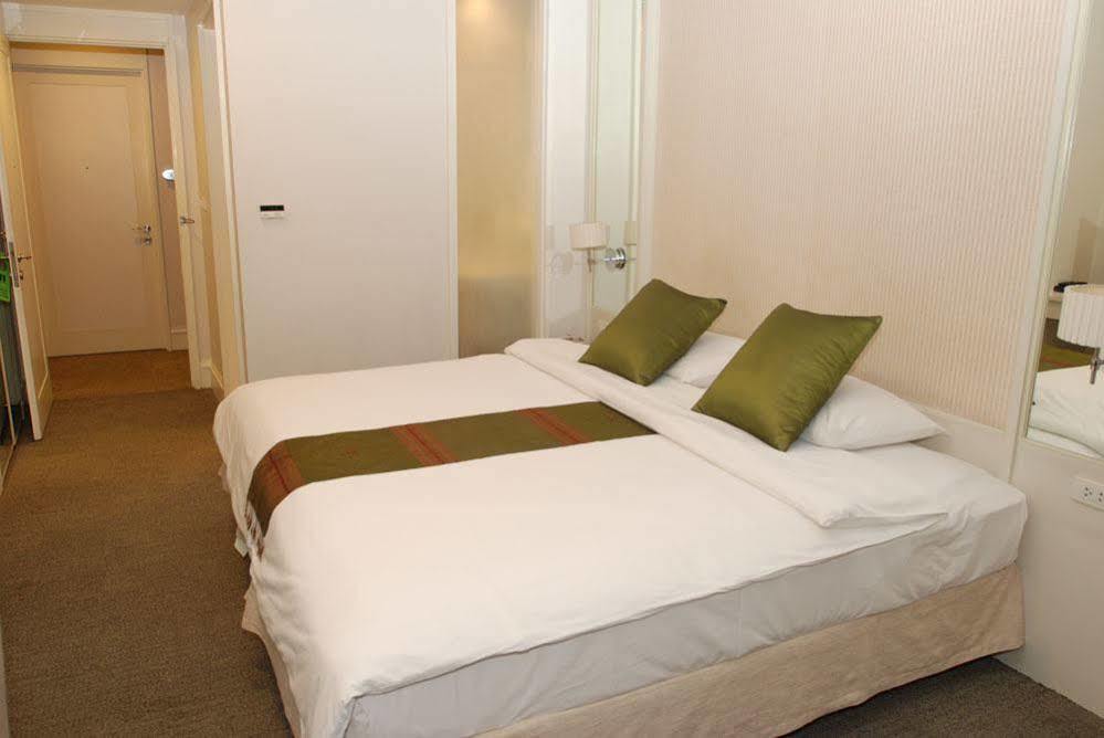 Aphrodite Inn Bangkok Eksteriør bilde