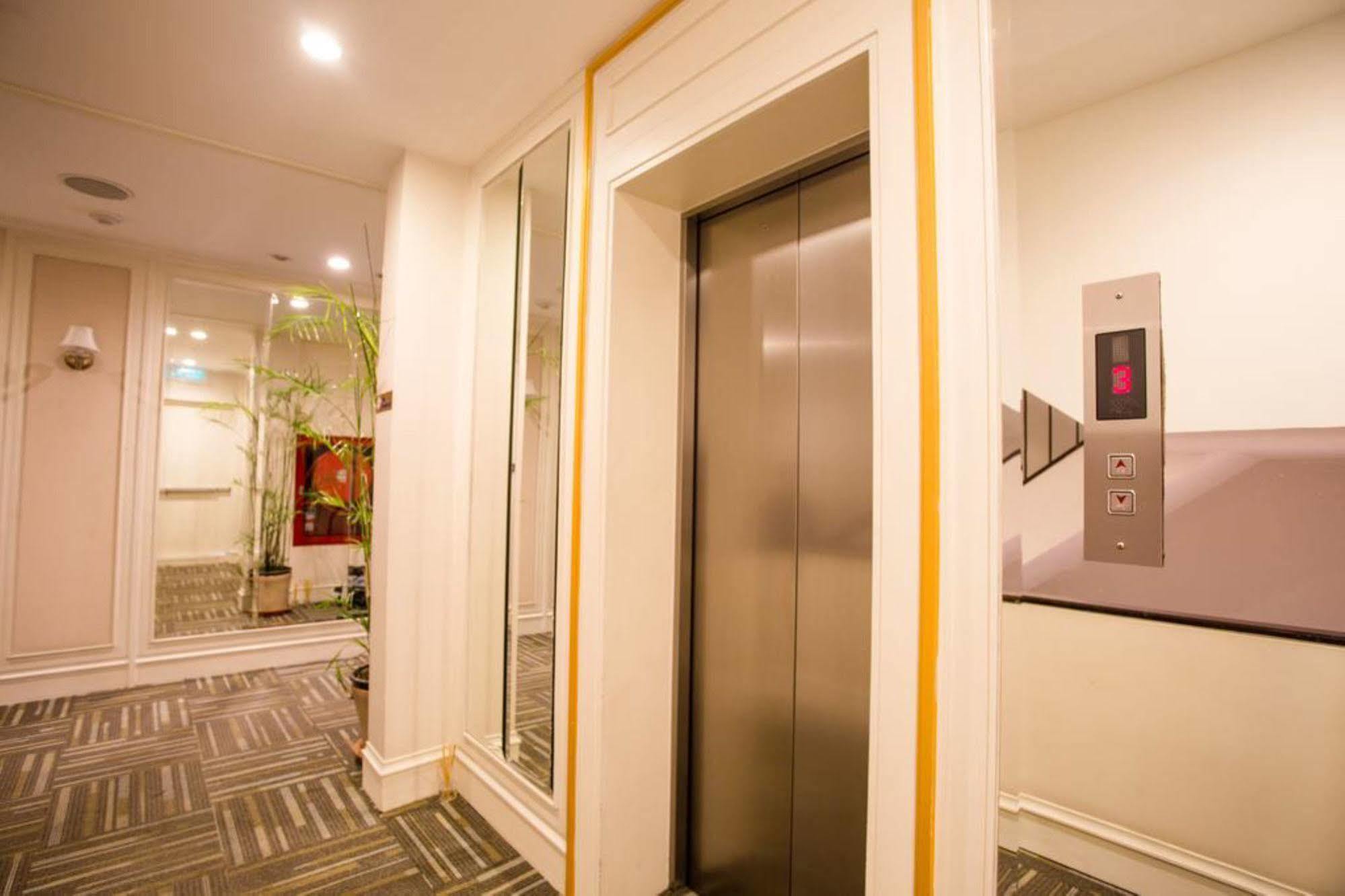 Aphrodite Inn Bangkok Eksteriør bilde