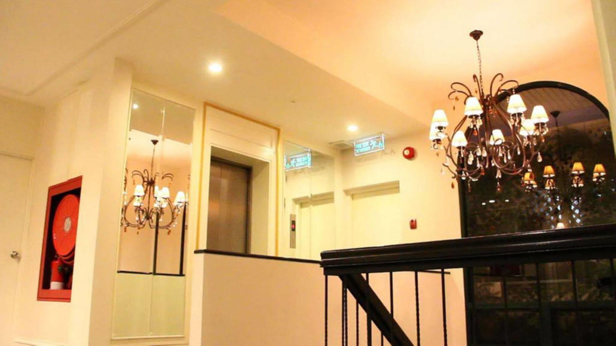 Aphrodite Inn Bangkok Eksteriør bilde